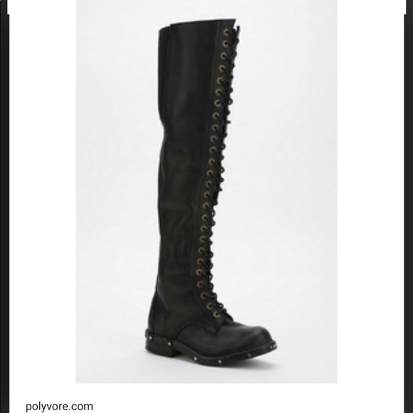 Jeffrey Campbell Shoes - Looking for size 8 black jeffrey campbell!